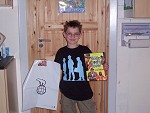 Daniel mit neuem T-Shirt der Olsenbande von Nordisk Film